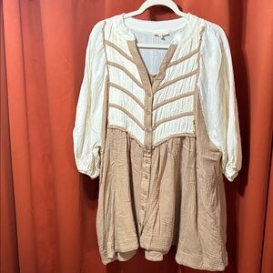 Promesa Cream and Tan Blouse